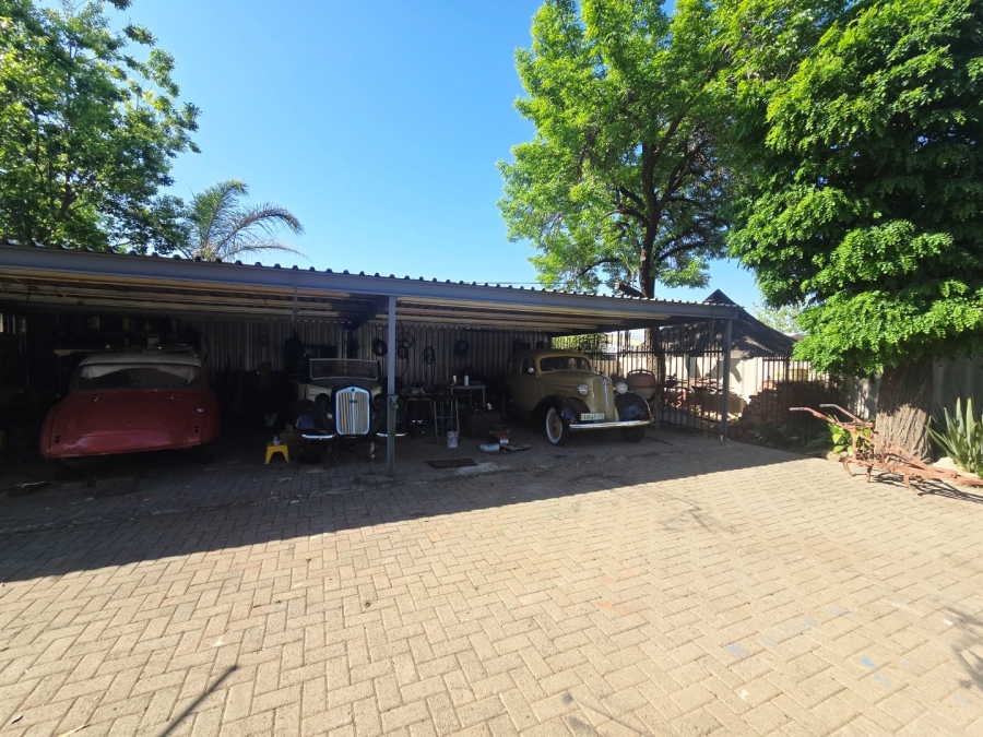 4 Bedroom Property for Sale in Fichardt Park Free State